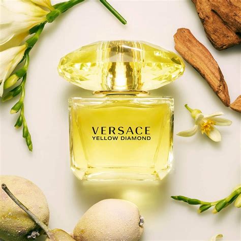 versace yellow perfumes de marca citrico fresco